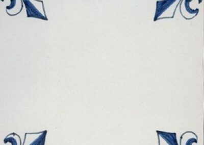 DeFries Uni-Wandfliese mit Eckmotiv "französische Lilie 2"
